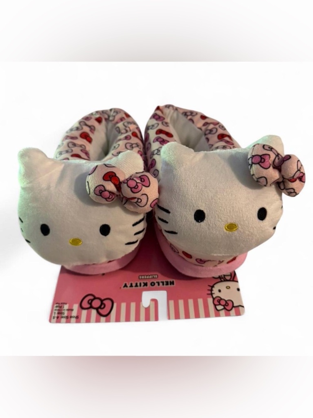 BNWT big Kids Hello Kitty Plush Slippers – White & Pink